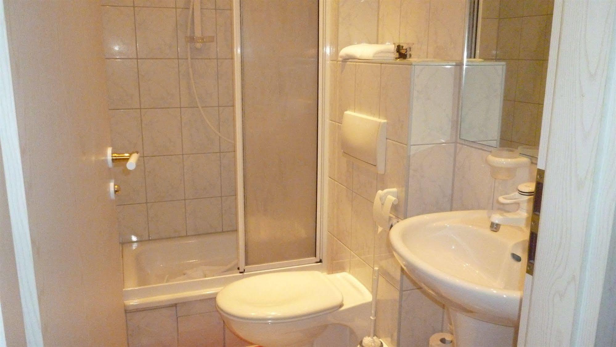 Hotel Und Restaurant Kranichsberg Woltersdorf  Ngoại thất bức ảnh