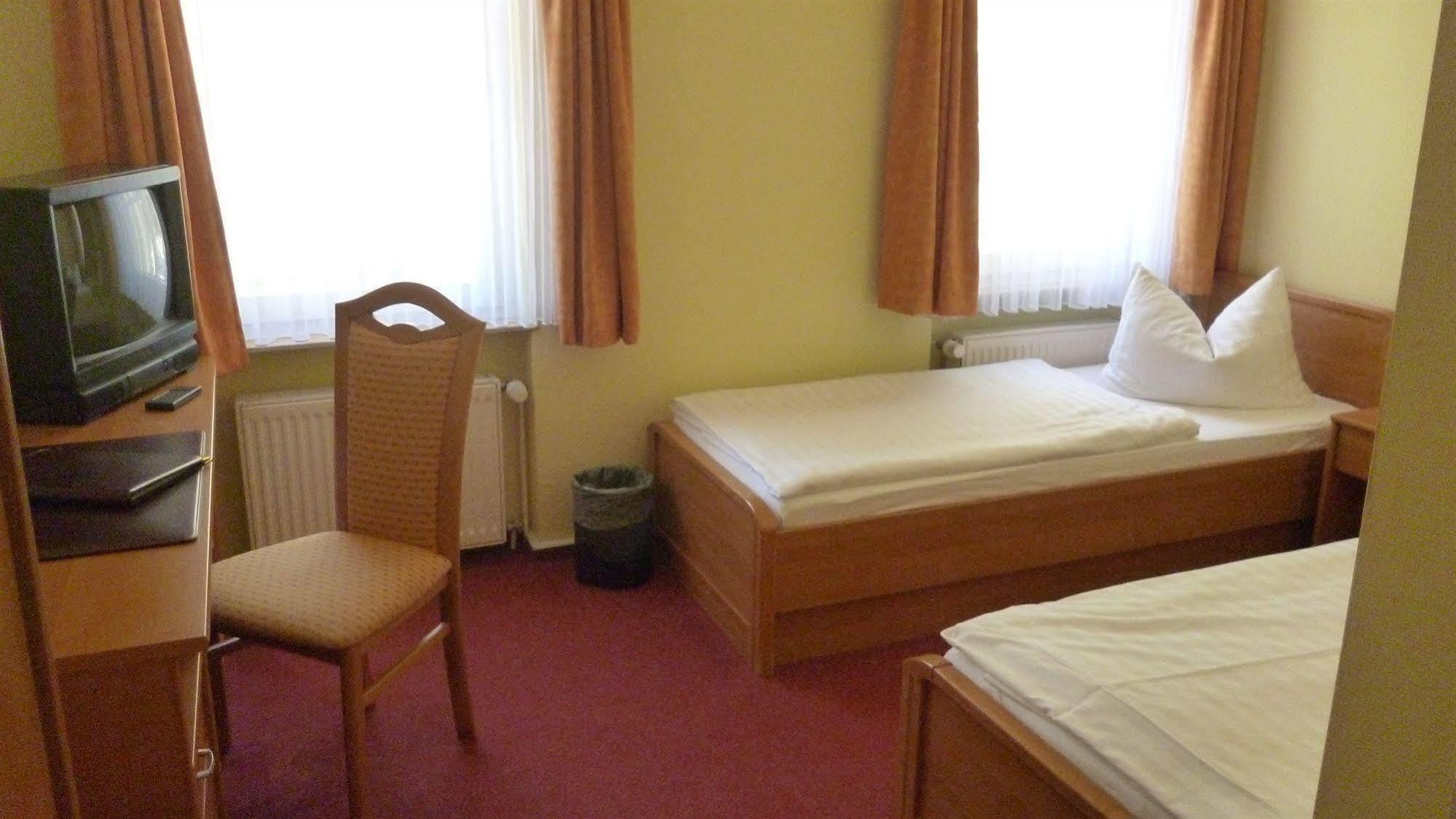 Hotel Und Restaurant Kranichsberg Woltersdorf  Ngoại thất bức ảnh