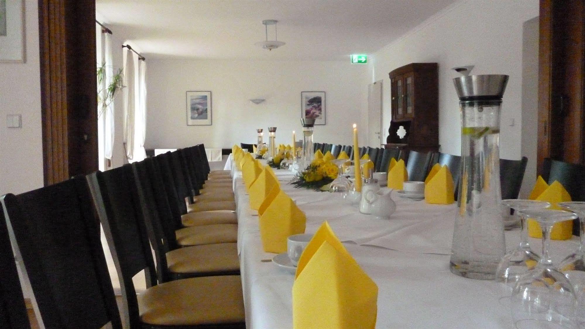 Hotel Und Restaurant Kranichsberg Woltersdorf  Ngoại thất bức ảnh